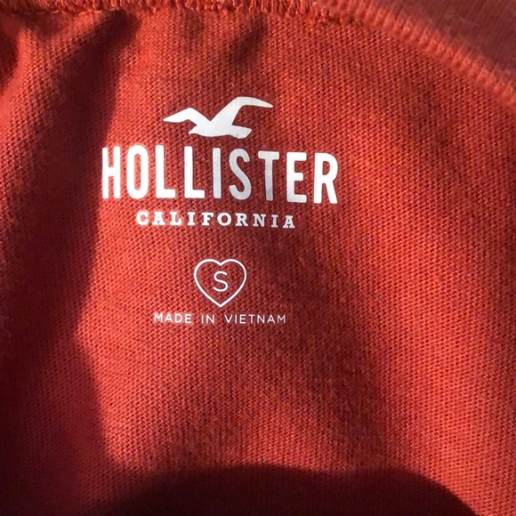 hollister red cropped short sleeve shirt - Picture 3 of 4